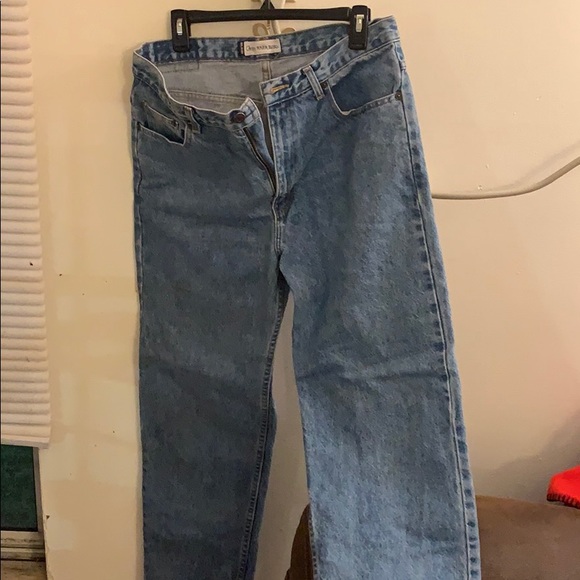 Blue Jeans. Canyon River Blues. Relaxed - Picture 1 of 4